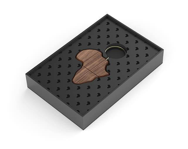 Afrique Wood Memory Stick  16GB in Colour Gift Box - Andy Cartwright.